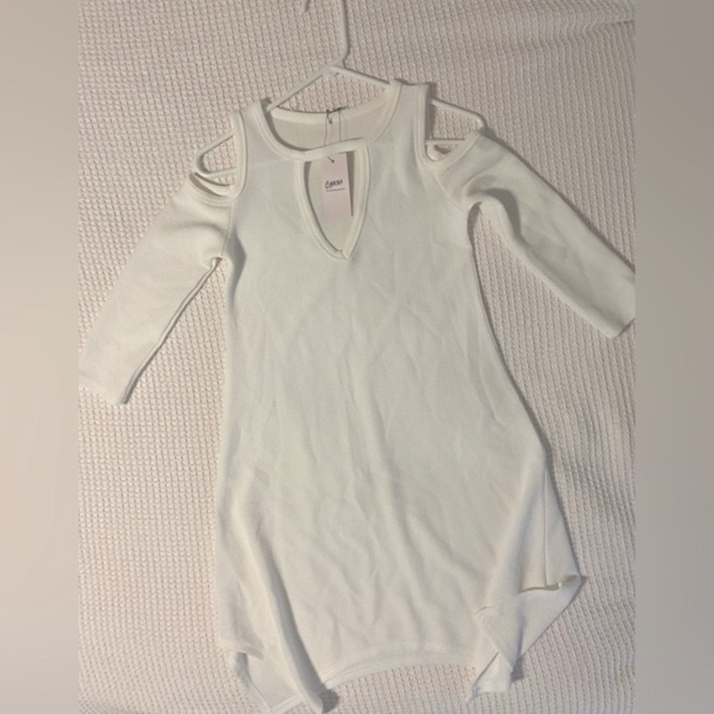 CHOIES Peekaboo Long-Sleeve Shirt ☁️🤍